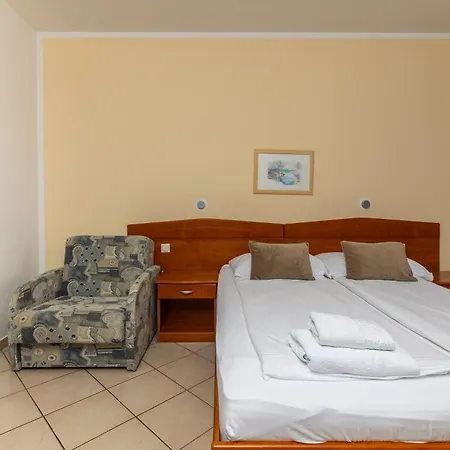 Guesthouse Villa Adria-2