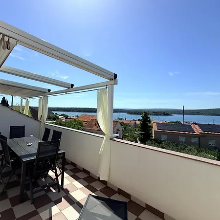 Family Apartments Monika - Sea View - Heated Pool-2
