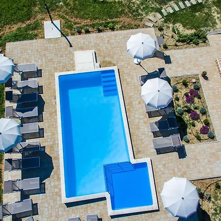 Apartments Viktorija 2-2