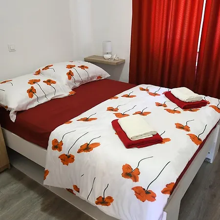 Apartment Mirjana 2-2