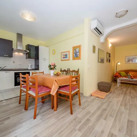 Apartment Marina-2