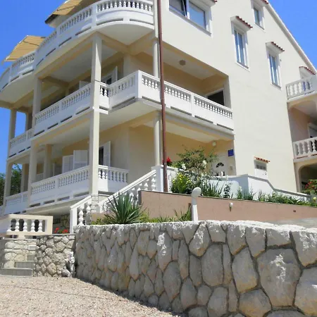 Vicky Accommodation-2