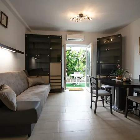 Apartments Stella-2
