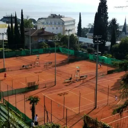 Apt Tennis Prime Location, Parking, Near Beach, Self Check-In-2