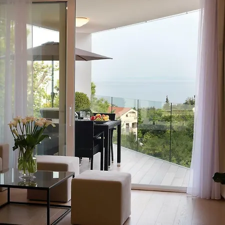 Modern Apartment Near The Sea-3