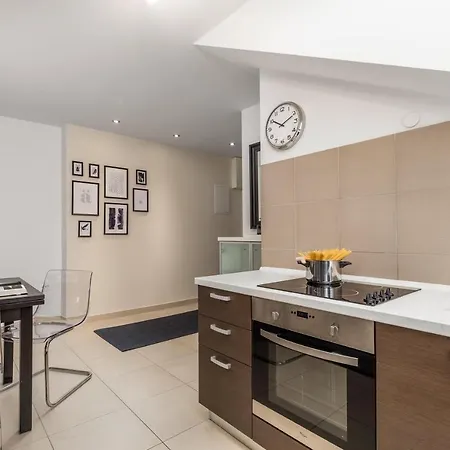 Aquila Apartment-3