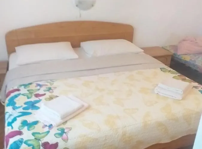 Guest House Silvia Rab Town