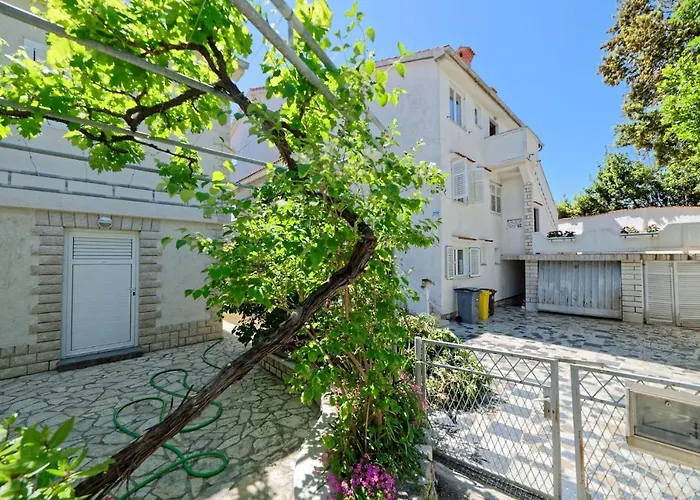 Apartments Marica Palit