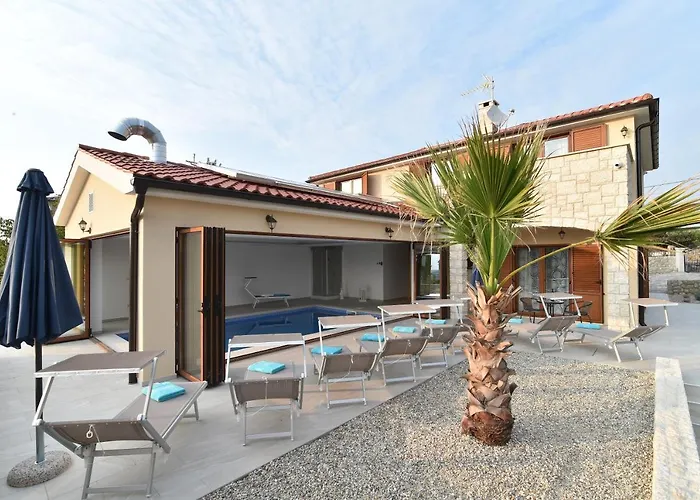 Villa Muskatel Krk -With Heated Covered Pool Brzac
