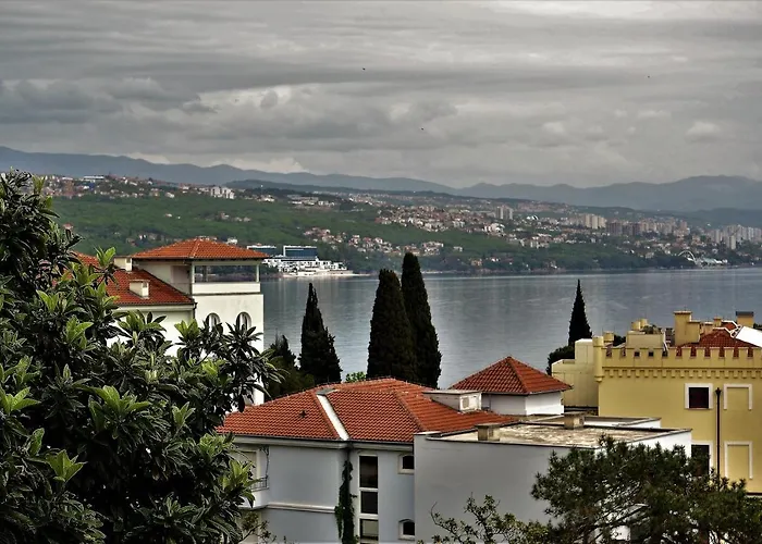 Pet friendly Apartment Zdenka - 100 M From The Beach Opatija