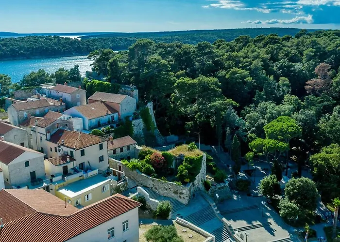 Apartment Mikec In Old Town Of Rab Rab Town