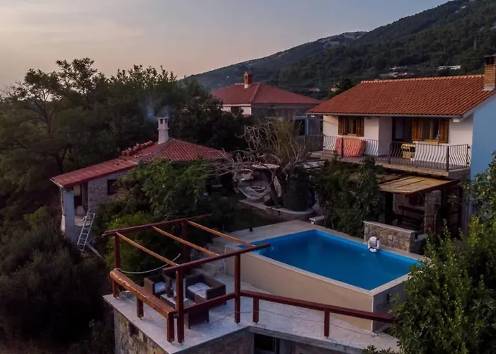 Etno Villa with a pool - Matušanovi Dvori Rab Banjol