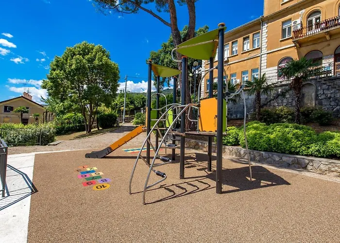 Nice Apartment In Opatija With 1 Bedrooms acceptant les animaux
