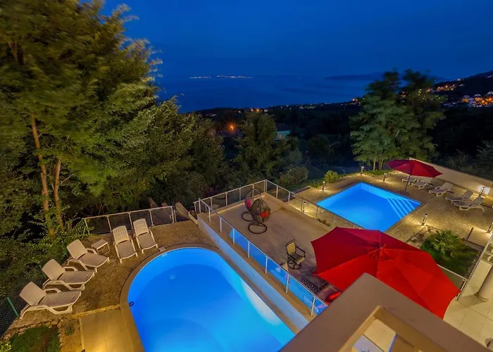 Huisdiervriedelijke Luxury Villa With A Swimming Pool Icici, Opatija - 17958