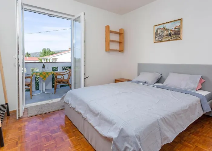 Awesome Home In Punat With Wifi And 7 Bedrooms