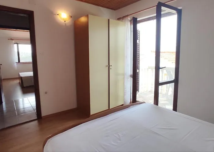 Apartments Lidija Lopar