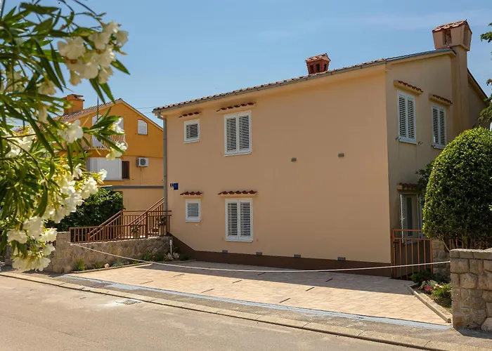Apartments Nada Selce