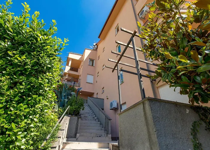 2 Bedroom Pet Friendly Apartment In Opatija