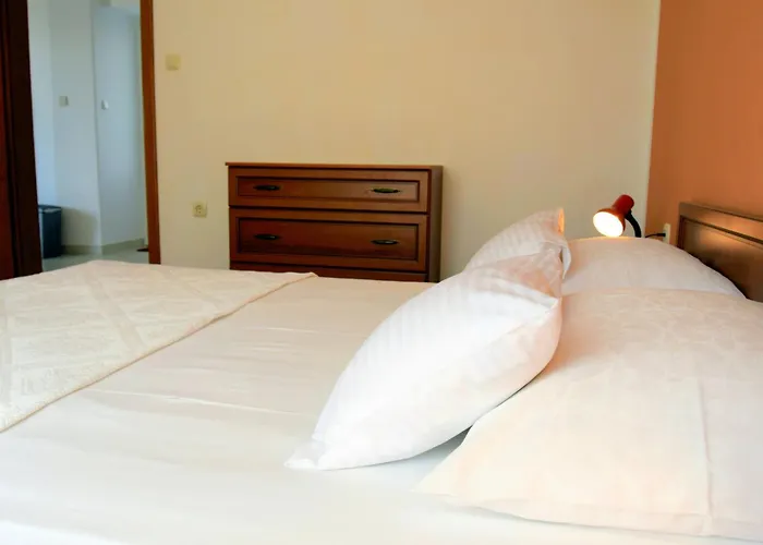 Miramar Apartments Banjol