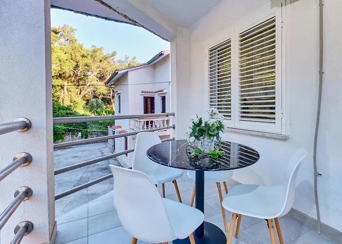 Eden Sea View Rooms Mali Lošinj