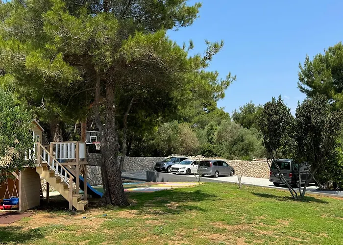 Apartments Laura Mali Lošinj