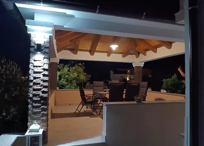 Apartments Luka Rab Town