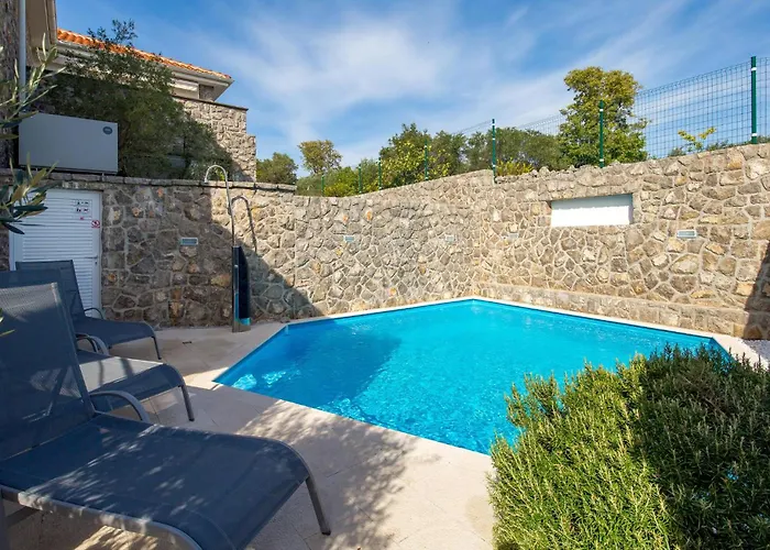 Luxurious Home In Krk Krk Town con Piscina