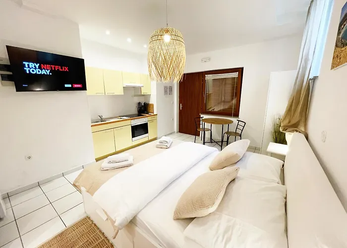 Family Apartments Monika - Sea View - Heated Pool Punat