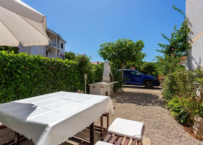 Apartments By The Sea Njivice, Krk - 5295
