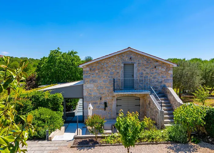 Villa Luxury Jerini Barn Bajcici