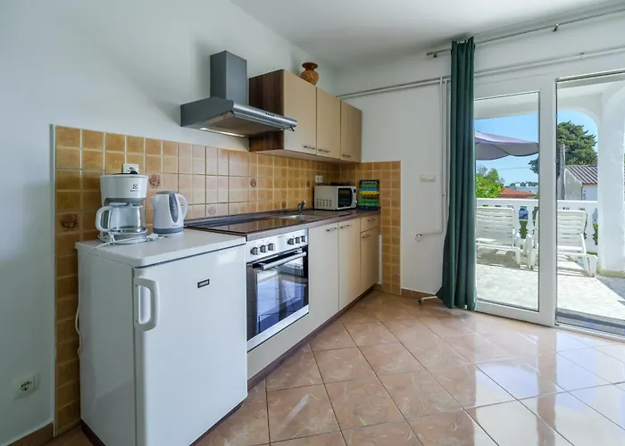 Apartments Anka Krk Town