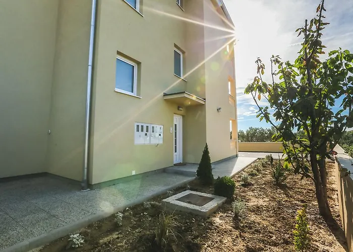 Apartments Sesar Banjol