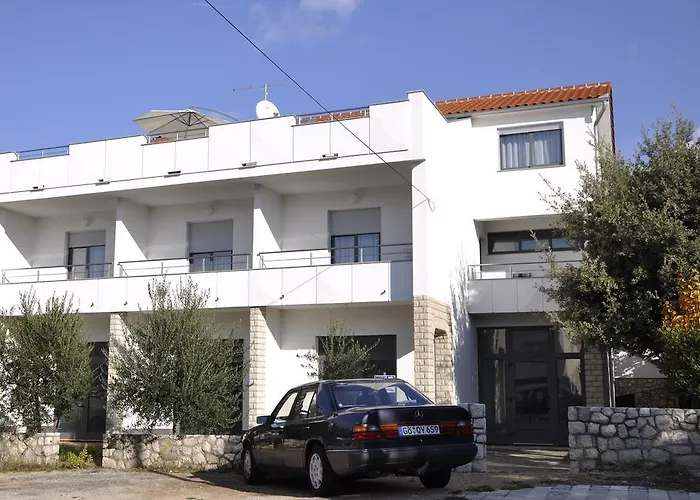 Apartments Crobeg Rab Town che accetta animali