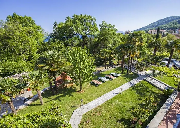 Apartments & Rooms Ribaric Laurana