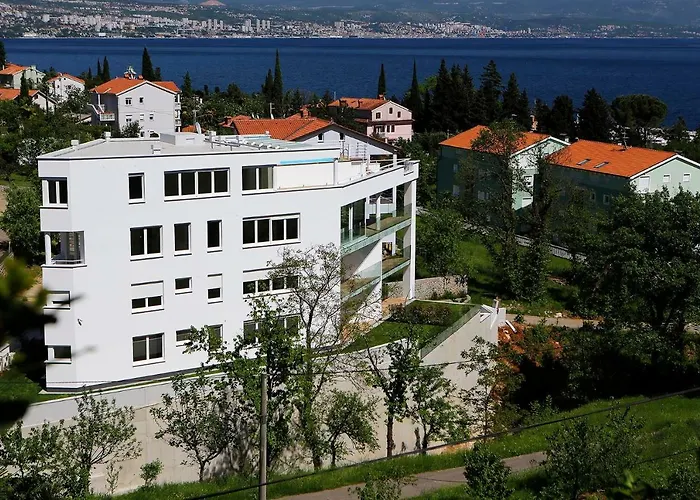 Modern Apartment Near The Sea Ičići acceptant les animaux