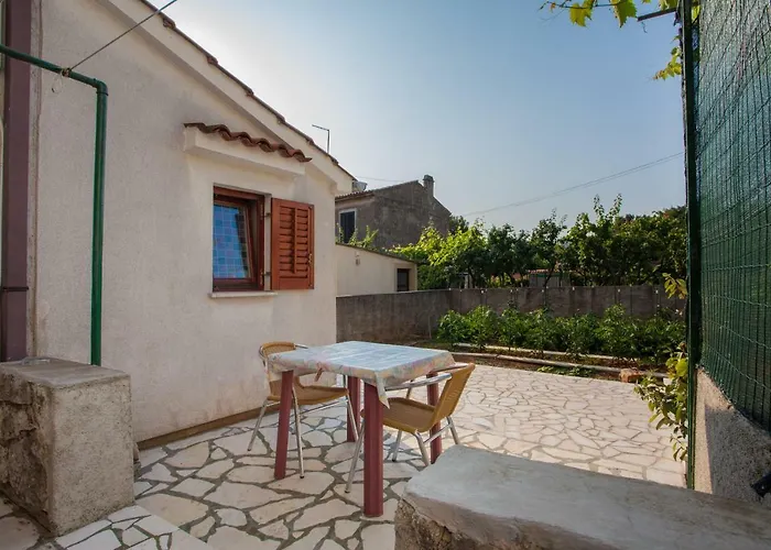 Rooms Ester Cres