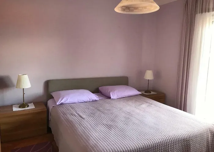 Apartments Mirna With Parking Laurana che accetta animali