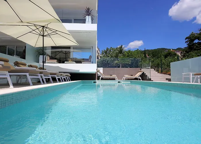 Pet friendly Stylish Apartment 100 M From The Beach Opatija