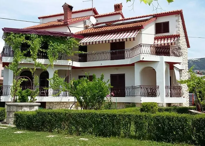 Pet friendly P&Z Apartments Rab Town